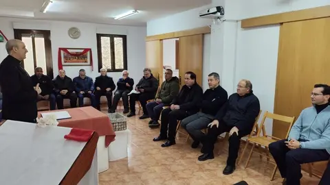 el Obispo de Astorga, acompañado por los vicarios del arciprestazgo de Zamora, participó en un retiro espiritual en Villardeciervos
