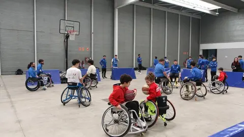 Los jugadores del CB Zamora se suman al baloncesto adaptado en FITECU
