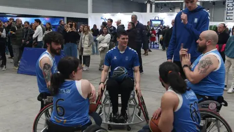Los jugadores del CB Zamora se suman al baloncesto adaptado en FITECU_12