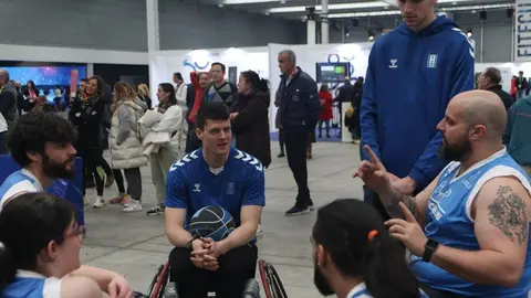 Los jugadores del CB Zamora se suman al baloncesto adaptado en FITECU_13