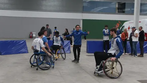 Los jugadores del CB Zamora se suman al baloncesto adaptado en FITECU_15