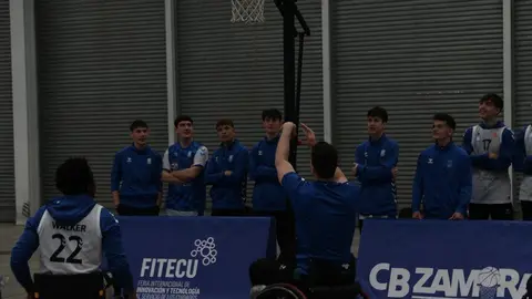 Los jugadores del CB Zamora se suman al baloncesto adaptado en FITECU_17