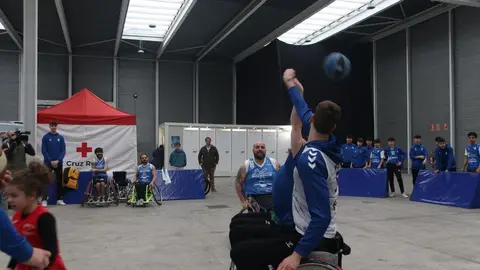 Los jugadores del CB Zamora se suman al baloncesto adaptado en FITECU_19