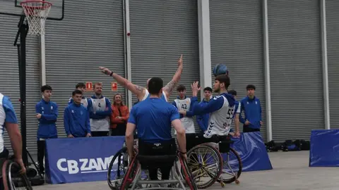 Los jugadores del CB Zamora se suman al baloncesto adaptado en FITECU_23