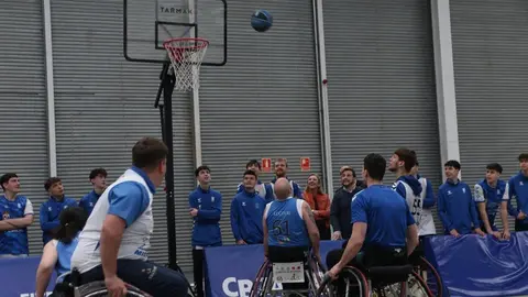Los jugadores del CB Zamora se suman al baloncesto adaptado en FITECU_26