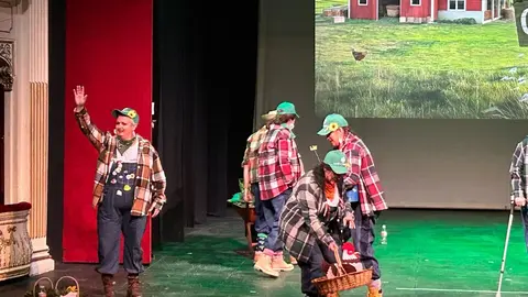 "Las Candilejas" arrancan la tarde de murgas en el Teatro Principal