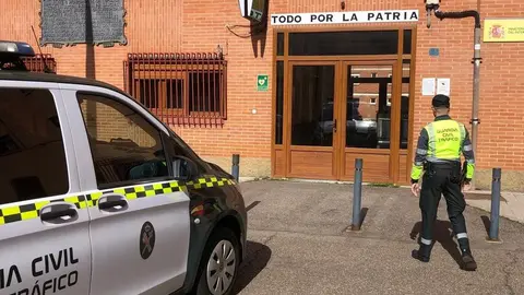 Patrulla de la A. Tráfico en Acuartelamiento de Benavente