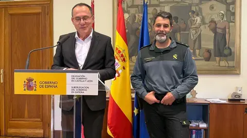 El subdelegado del Gobierno en Zamora, Ángel Blanco,  junto al teniente coronel Héctor David Pulido, jefe de la Guardia Civil en Zamora