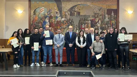 El delegado territorial de la Junta en Zamora, Fernando Prada, acompañado por la alcaldesa de Benavente, Beatriz Asensio, y el gerente provincial del Ecyl, Efrén Fernandez