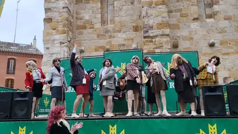 Los Pobladores 'cobran vida' como maniquíes en el Carnaval de Zamora