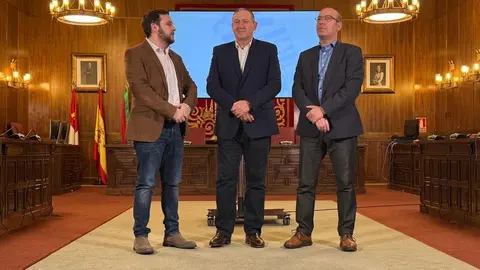 El presidente de la Diputación de Zamora, Javier Faúndez, el vicepresidente primero Víctor López de la Parte, y el diputado delegado del Área de Economía  José Manuel Salvador