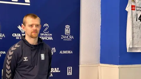 CB ZAMORA, Jacob Round