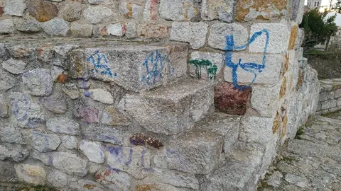 Limpieza muralla San Isidoro (1)