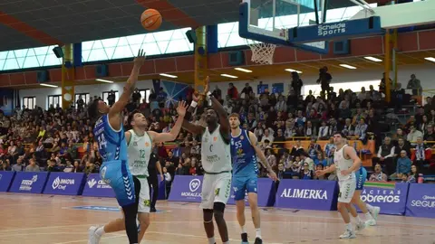 Caja Rural CB Zamora  Amics Castelló    _57