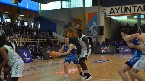 Caja Rural CB Zamora  Amics Castelló    _59