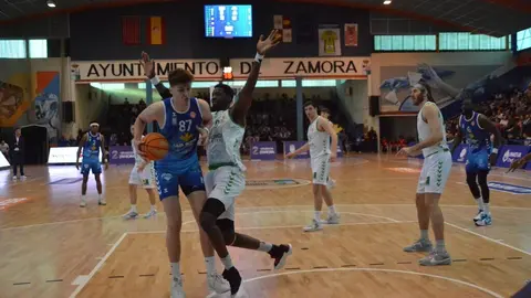 Caja Rural CB Zamora  Amics Castelló    _61