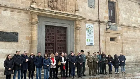 Zamora guarda un minuto de silencio por el 11M