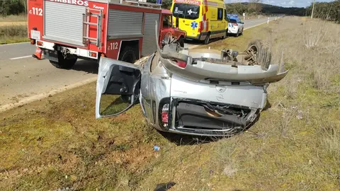 Los bomberos de Benavente rescatan a un conductor, Diputación de Zamora