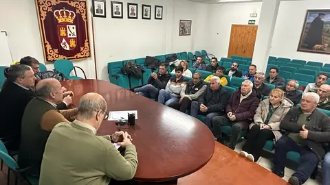 José María Barrios Tejero, han mantenido una reunión con alcaldes y concejales de la comarca de Aliste