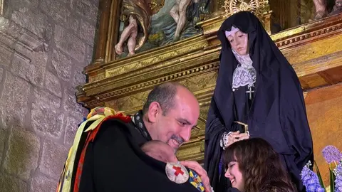 Acto de la acto de presentación de los niños a la Virgen de la Soledad y actuación de la tuna_18