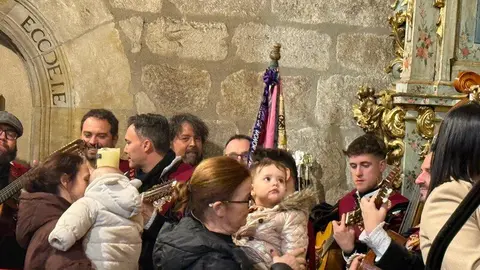 Acto de la acto de presentación de los niños a la Virgen de la Soledad y actuación de la tuna_22