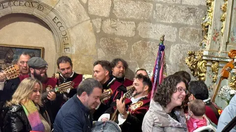 Acto de la acto de presentación de los niños a la Virgen de la Soledad y actuación de la tuna_28