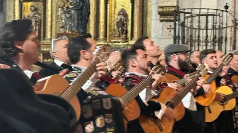 Acto de la acto de presentación de los niños a la Virgen de la Soledad y actuación de la tuna_30