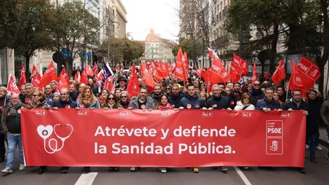 el PSOE de Zamora se ha unido a la manifestación convocada en Valladolid por la sanidad