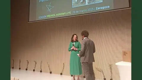 Pilar Pascual en los premios Agroinfluye. IMAGEN REDES SOCIALES (3)