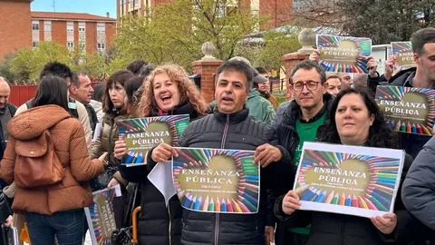 Concentración en Zamora para defender la enseñanza pública