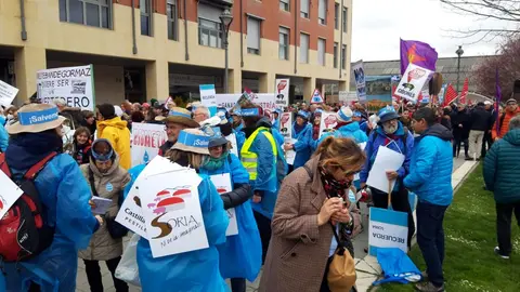 Los zamoranos alzan la voz en Valladolid contra las macro-plantas de biogás y macro-granjas. IMAGEN CEDIDA