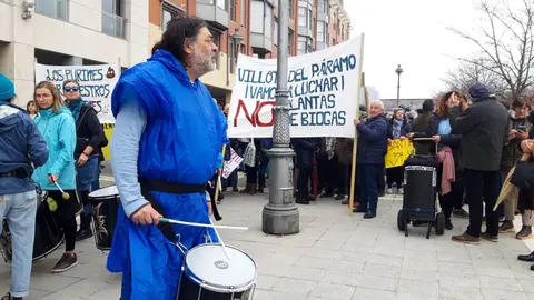 Los zamoranos alzan la voz en Valladolid contra las macro-plantas de biogás y macro-granjas. IMAGEN CEDIDA