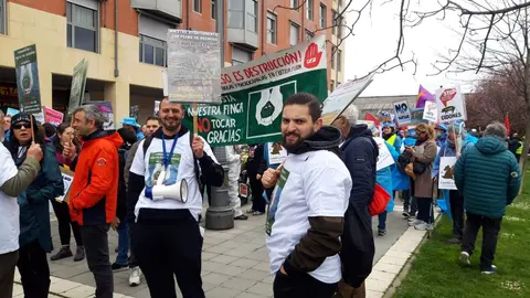 Los zamoranos alzan la voz en Valladolid contra las macro-plantas de biogás y macro-granjas. IMAGEN CEDIDA