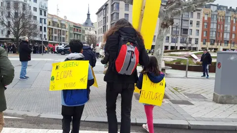 Los zamoranos alzan la voz en Valladolid contra las macro-plantas de biogás y macro-granjas. IMAGEN CEDIDA