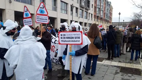 Los zamoranos alzan la voz en Valladolid contra las macro-plantas de biogás y macro-granjas. IMAGEN CEDIDA