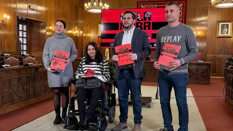 presentación  Festival Internacional de Indumentaria Tradicional Galanura