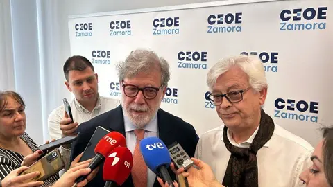 Santiago Aparicio y José María Esbeec, CEOE