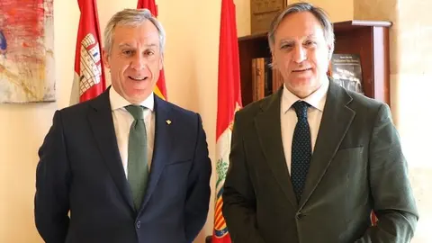 FOTO PRESIDENTE DE EUROCAJA RURAL, JAVIER LÓPEZ MARTÍN Y ALCALDE DE SALAMANCA, CARLOS GARCÍA CARBAYO