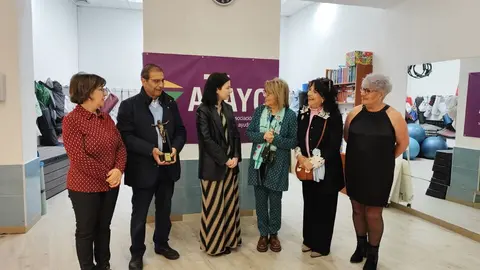 Aires Rocieros y Azayca unen arte y solidaridad en una gala benéfica por los pacientes oncológicos