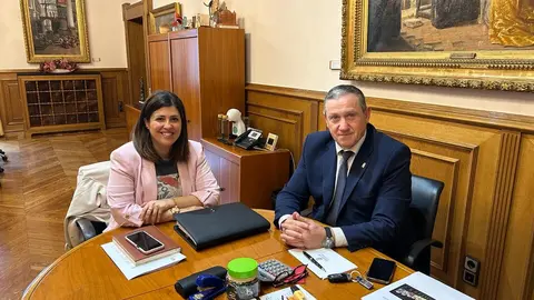 El Presidente de la Diputación de Zamora, Javier Faundez Domínguez, y la alcaldesa de Benavente, Beatriz Asensio Boyano