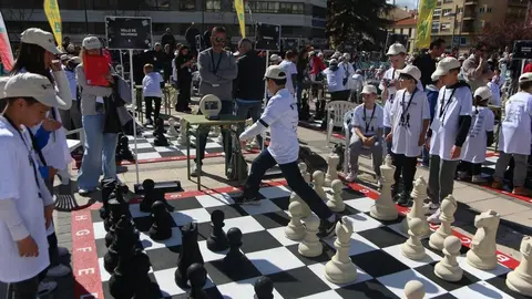 La tercera edición de ‘Pequeños Gigantes’ reúne a 22 colegios de la provincia en un torneo al aire libre