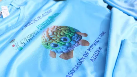 Zamora se vuelca con el autismo en una marcha que une a decenas de familias