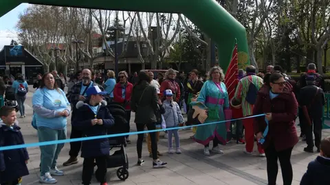 Zamora se vuelca con el autismo en una marcha que une a decenas de familias