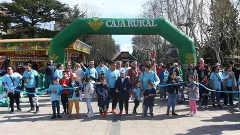 Zamora se vuelca con el autismo en una marcha que une a decenas de familias