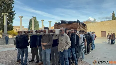 traslado de pasos de la Hermandad de Jesús Luz y Vida 