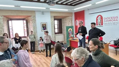 Más de diez nuevos cofrades se suman a la Real Cofradía de Jesús en su Entrada Triunfal en Jerusalén