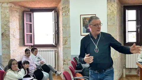 Más de diez nuevos cofrades se suman a la Real Cofradía de Jesús en su Entrada Triunfal en Jerusalén