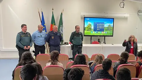 La Guardia Civil de Zamora extiende su Plan Director a centros educativos en Portugal