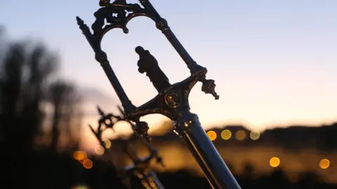 nazareno san frontis jueves traslado