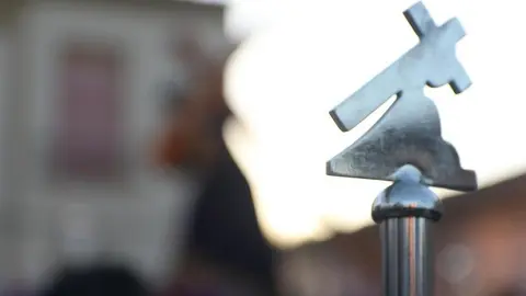 nazareno san frontis jueves traslado_21